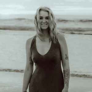 Meet your Posher, Carly